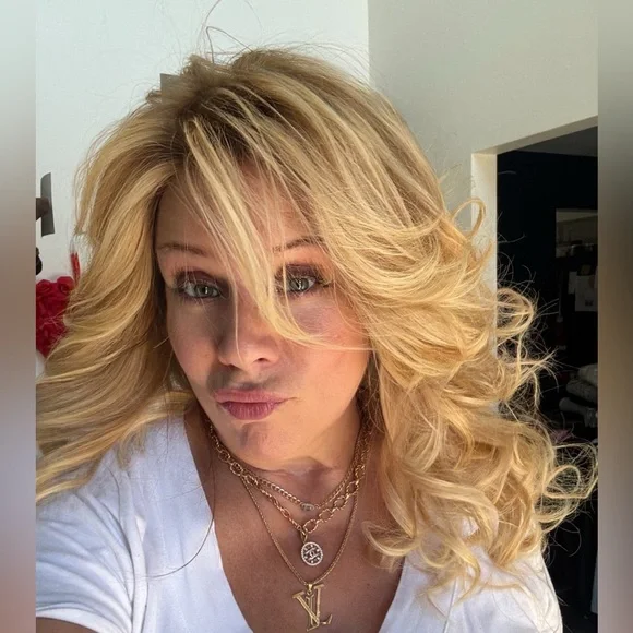 Human Hair Wig by Raquel Welch Hand Tied Top Blonde Rooted STUNNING HIGH-END WIG - Picture 5 of 15